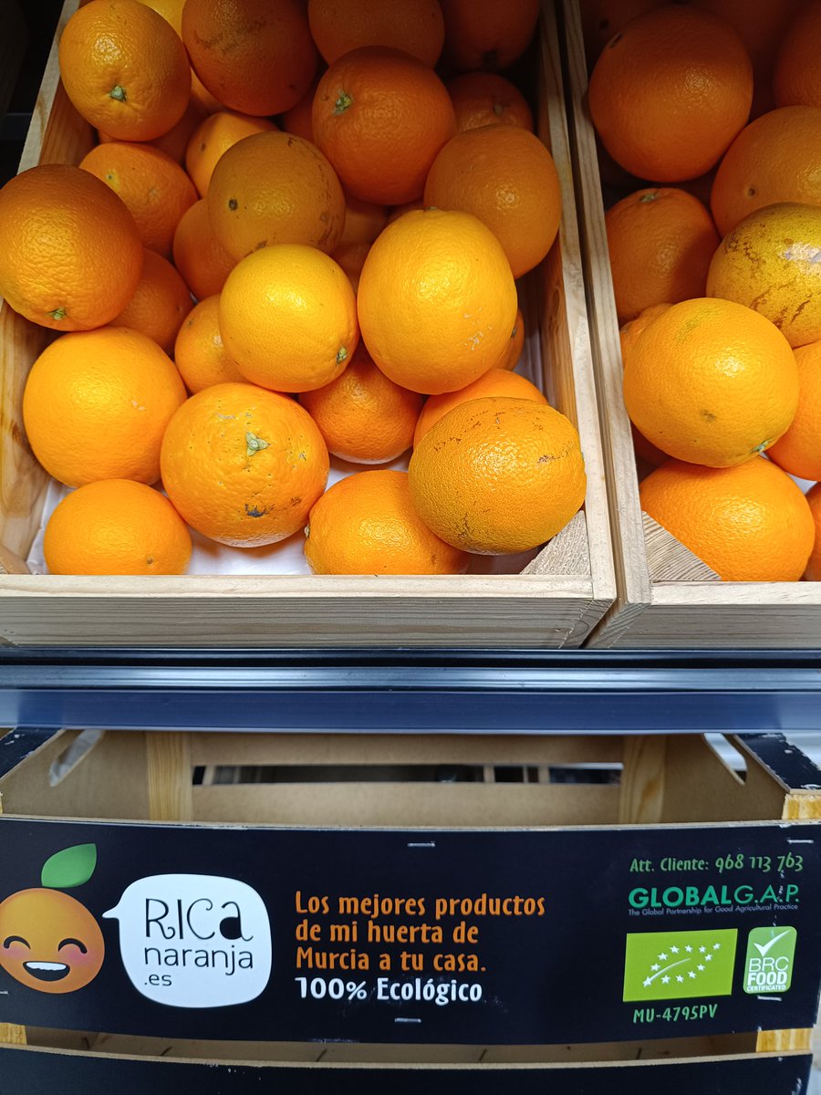 Gaia_ElBerron's tweet photo. La manera más sana de utilizar cítricos para los roscones es que sean ecológicos...podéis usar la piel sin miedo.
Recién llegado:
✓ naranja navelina mediana (murcia)
✓ limón (valencia)
✓ pera conferencia (Lleida)
#gaia #ecologico #artesano #vegano #elberron #siero #asturias https://t.co/no2pQ7Re0K