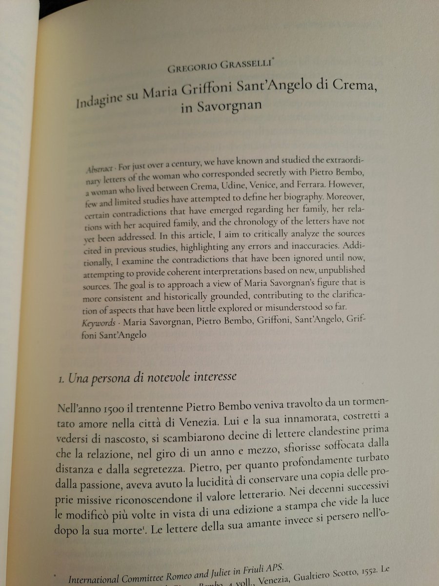 Nell'anno 1500 il trentenne Pietro Bembo veniva travolto da un tormentato amore a Venezia. Lui e la sua innamorata, costretti a vedersi di nascosto, si scambiarono decine di lettere clandestine prima che la relazione, sfiorisse soffocata dalla distanza e dalla segretezza