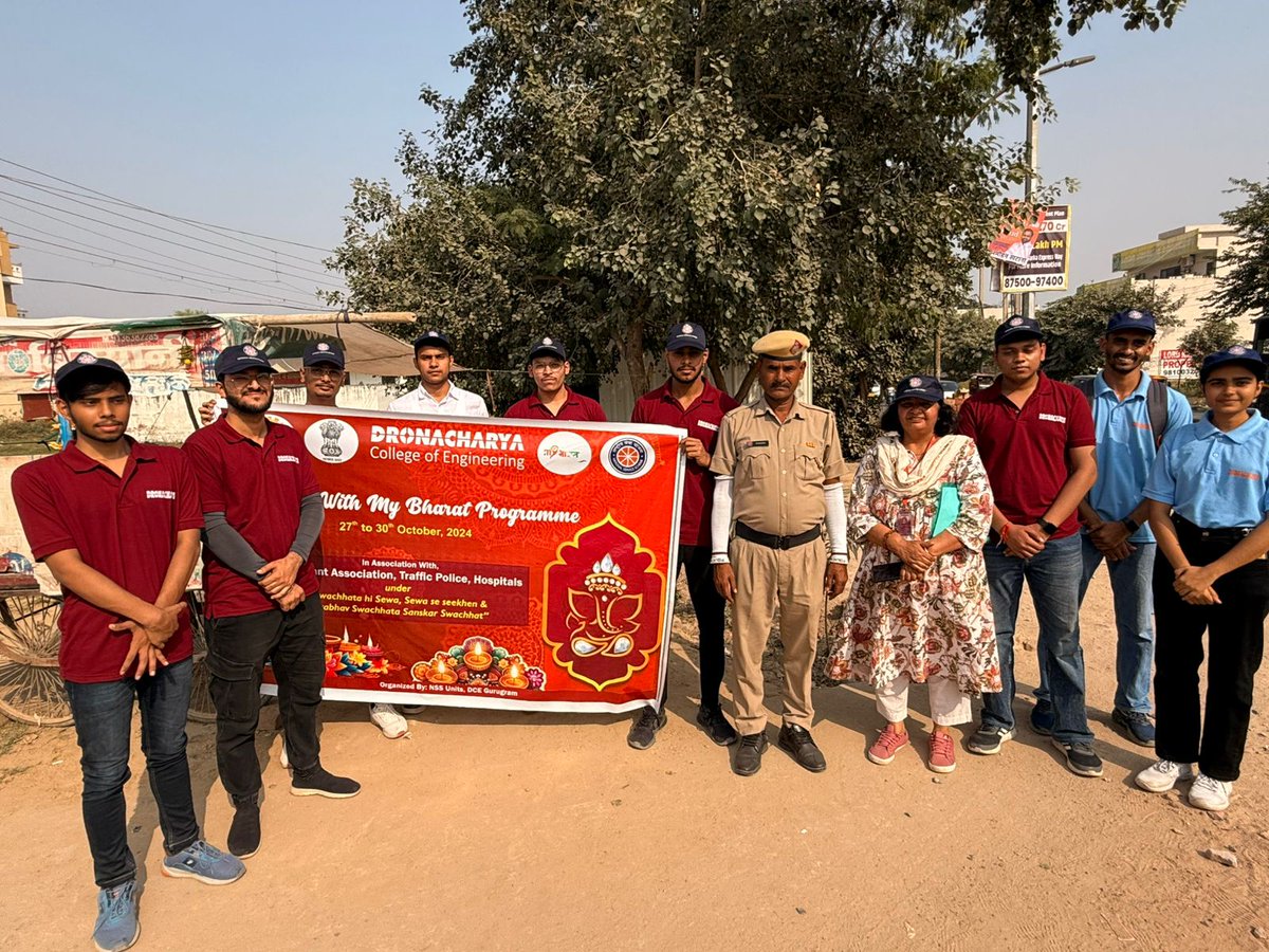 DCENSS1's tweet photo. DCE NSS unit, led by PO , are teaming up with the Merchant Association, Traffic Police &amp; hospitals to promote cleanliness &amp; safety from 27th-30th Oct! Let’s spread the true spirit of Diwali with #CleanAndSafeDiwali 🌏💫

#Diwali2024 #NSSInitiative #SwachhBharat #DCEGurugram https://t.co/LWSgRrYlA6