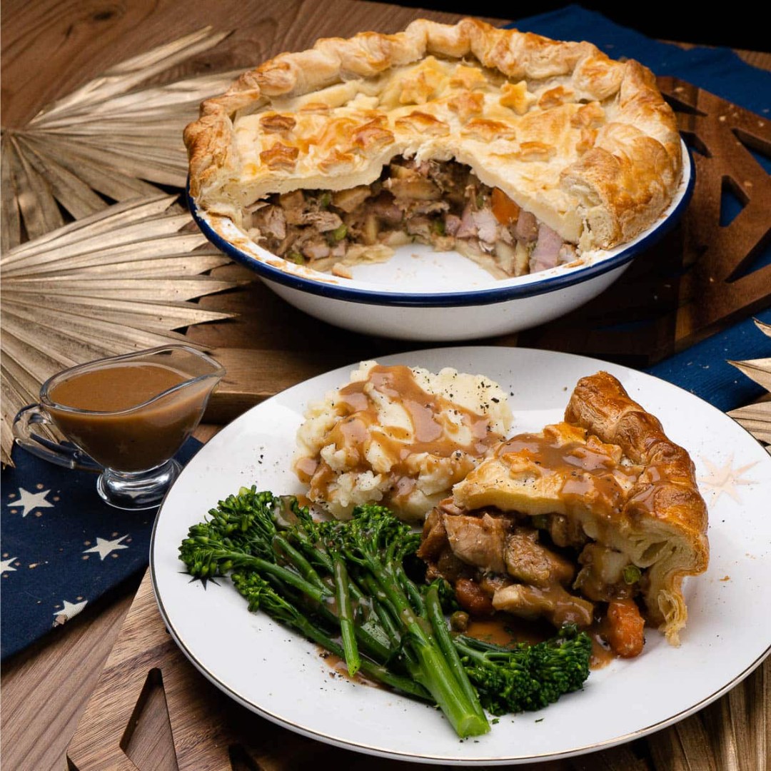 flawlessfooduk's tweet photo. π₯§ Need a delicious way to use up leftovers? https://t.co/6lx947KIaR This Turkey and Ham Pie is creamy, hearty, and wrapped in golden puff pastryβperfect for post-Christmas meals! ππ #LeftoverRecipes #TurkeyPie #ComfortFood https://t.co/Ub4xvip6HQ