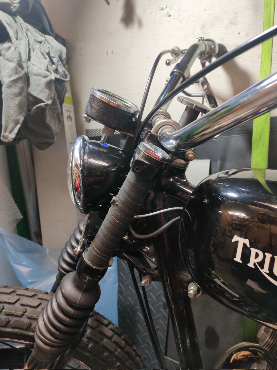 budfoodstuff's tweet photo. もう少しで走れるかも。
#Thunderbird #triumph #oldtriumph #triumphmotorcycle #英車 #motorcycle https://t.co/NHVECaPXaG