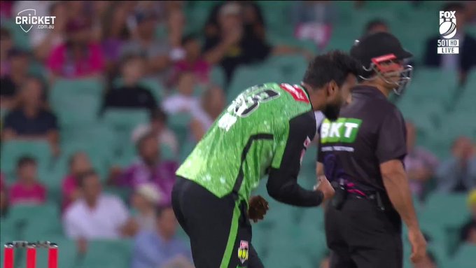 Usama Mir has his first wicket of BBL 14! 📹 Credits: Twitter/BBL