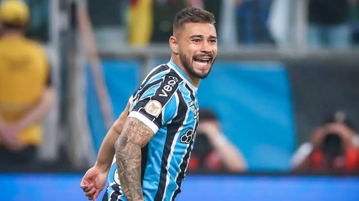 _hugomendes13's tweet photo. Luciano está MUITO próximo de se tornar jogador do Galo;

Lateral direito João Pedro está no radar atleticano e as conversas já se iniciaram; https://t.co/6vQSiuJBOJ