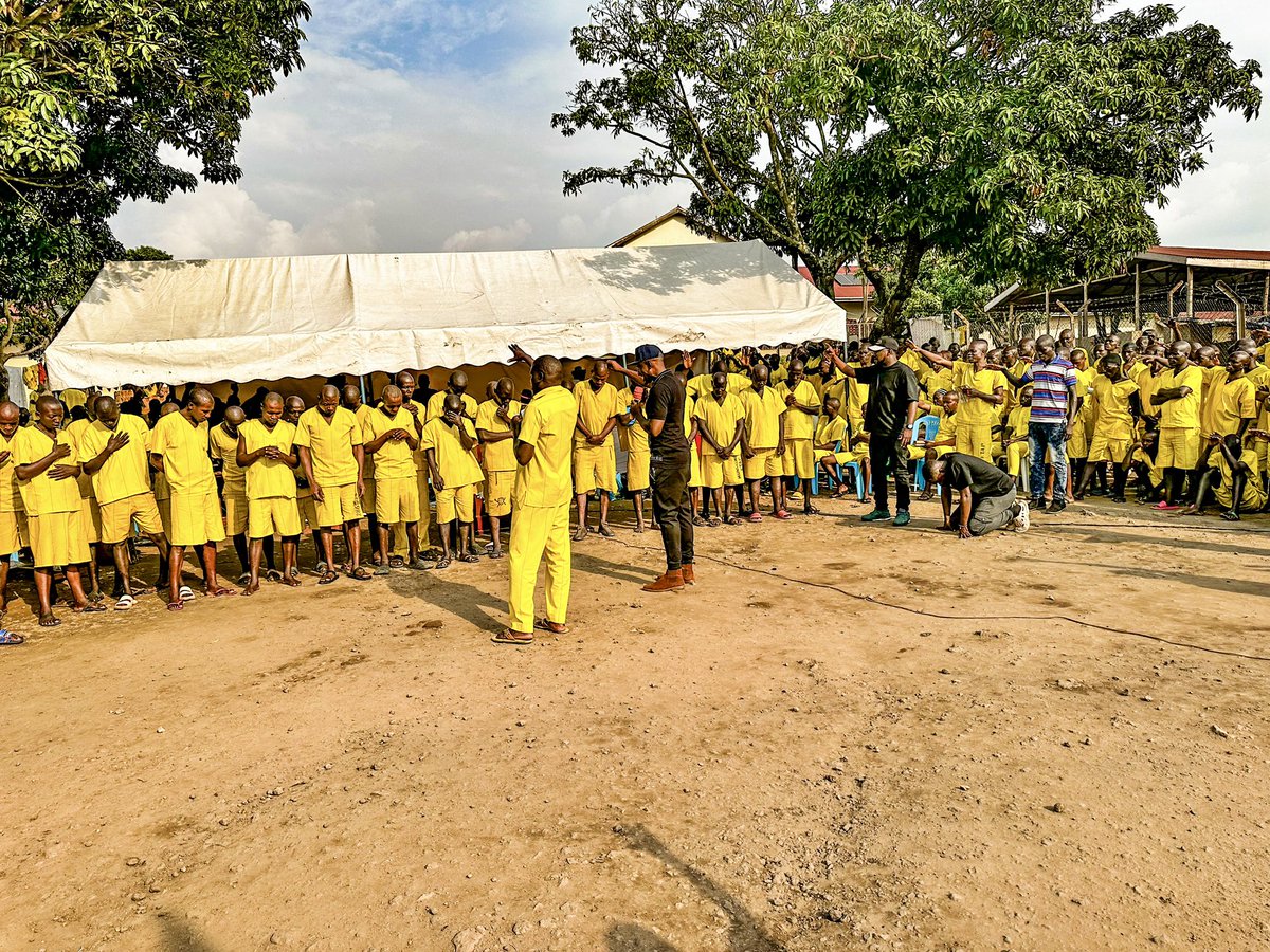 1/3

NEVER FELT SO EMOTIONAL DURING ALTAR CALL:
During our recent visit to Kitalya Farm Prison, I shared that 28 inmates gave their lives to Christ. After leading them in the confession prayer, I offered to pray for them, but one of the inmates raised his hand. It felt unusual,