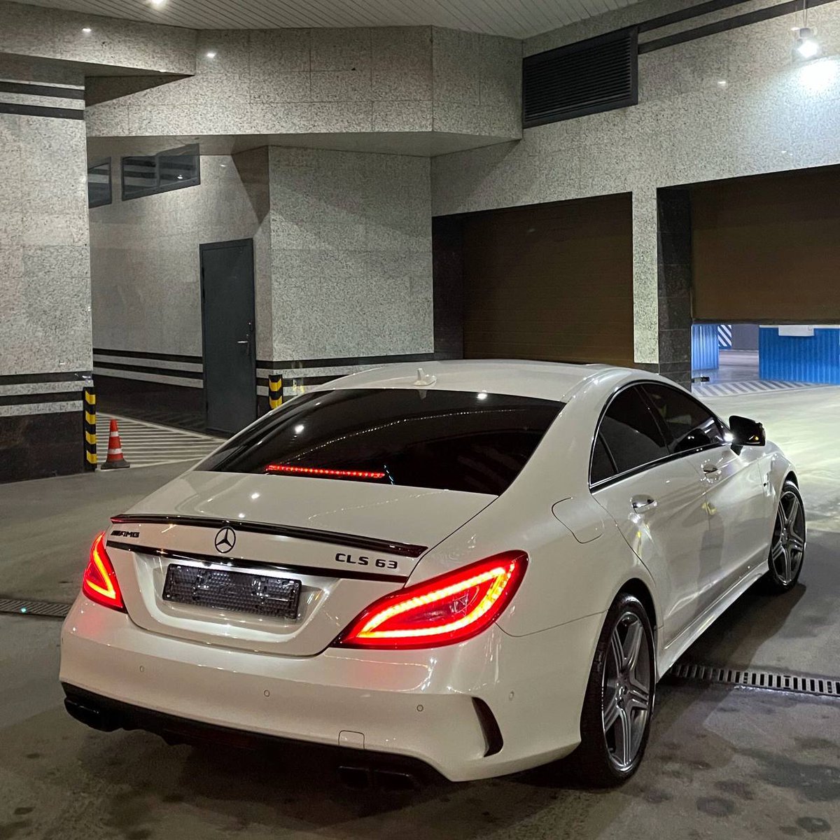 Dunkelbrian's tweet photo. "A car is not just about utility; it’s about making every mile count." https://t.co/VuWsiDV3ro