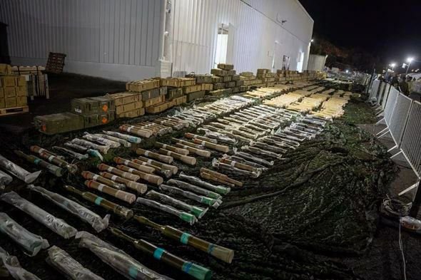 TheMossadIL's tweet image. IDF reveals 85,170 items seized in Southern Lebanon during the war including;

🚀 6,840 RPG launchers, rockets, and anti-tank missiles
 💥9,000 explosive devices 
📟60,800 communication devices, electronic equipment, computers, and documents
🚀2,250 mortar shells and trajectory…