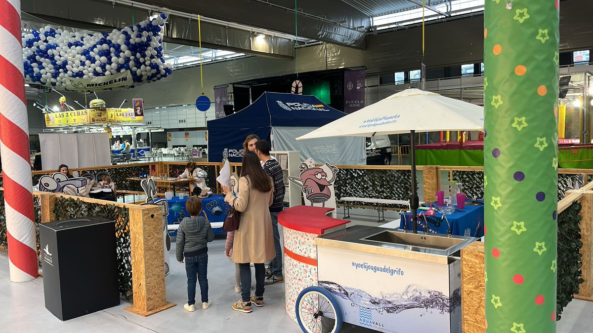 aqua_vall's tweet photo. 🌟¡Navival ya está aquí!🌟
Ven a descubrir los talleres de @vasitomacetilla . Aprende, crea y diviértete con el agua como protagonista.
💧 Te esperamos en la @feriavalladolid hasta el 4 de enero
Más info: https://t.co/38tCsy0Cm3 #Navival https://t.co/GimFoI54Nu