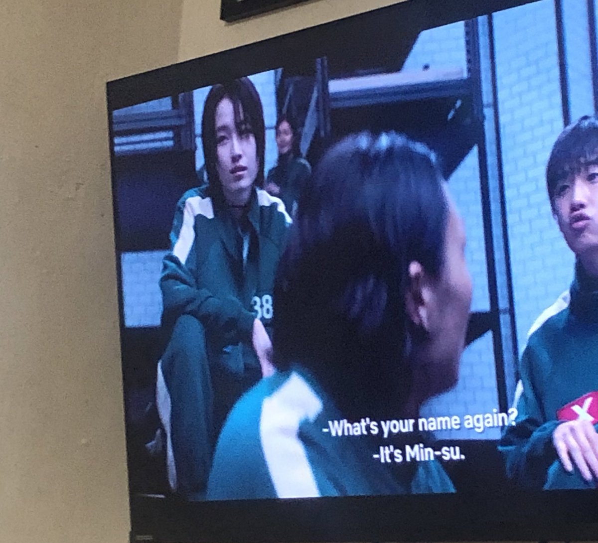 DAMN WHO THAT IN THE BACK 🫦