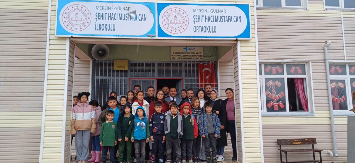 'Şefkat Haresi' projesi kapsamında, Aydıncık İlçe Milli Eğitim Müdürümüz sayın Erhan Sarı ve Gülnar İlçe Milli Eğitim Müdürümüz sayın Hüseyin Kadim okulumuzu ziyaret etmişlerdir. Nazik ziyaretleri ve hediyelerinden dolayı teşekkür ederiz.
<a href="/aydincikmem/">Aydıncık İlçe Milli Eğitim Müdürlüğü</a> 
<a href="/GulnarMEM/">Gülnar İlçe Millî Eğitim Müdürlüğü</a> 
<a href="/h_kadim33/">Hüseyin KADİM</a>