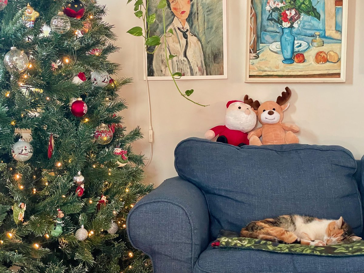 Precious rest: a break from productivity to welcome introspection and awareness. 
Because is through meditation that we can find clarity and focus on what brings happiness to us and those we love. 💖

#haveagoodrest #meditation #holidays