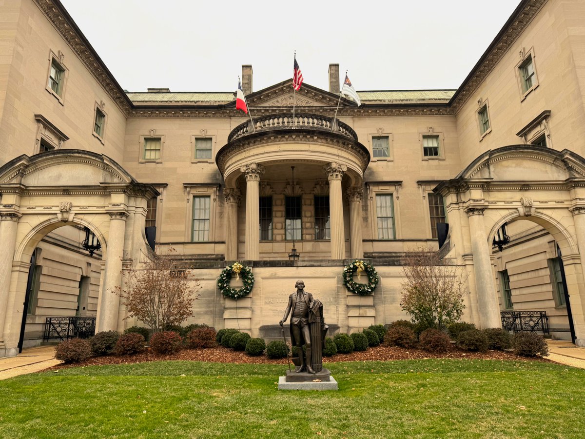 AmRevInstitute's tweet photo. Full of good food and in need of some historic inspiration with the family? Visit #AndersonHouse this holiday season and take a tour of our 1905 historic mansion. For more, visit: https://t.co/LOxmouyKOc #MyDCCool https://t.co/wsA58JpLIq