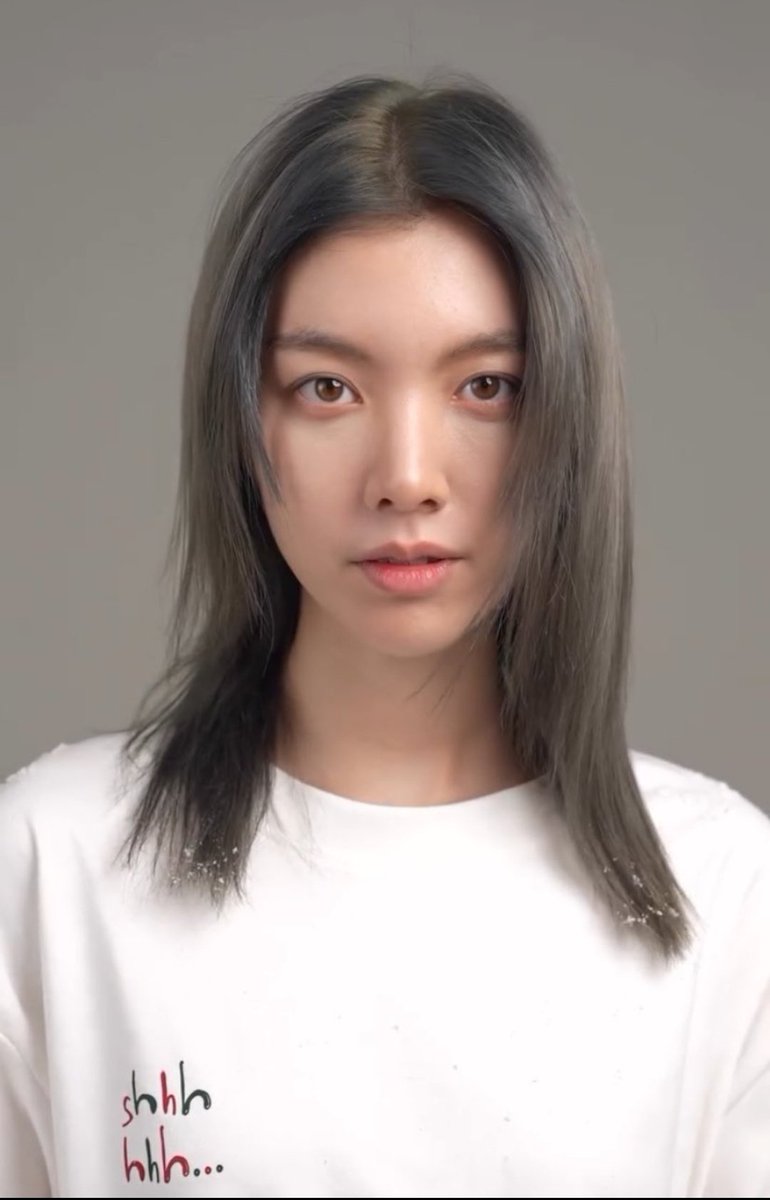 Ormiverse's tweet image. Bareface orm is my favourite she is so effortlessly attractive 😭