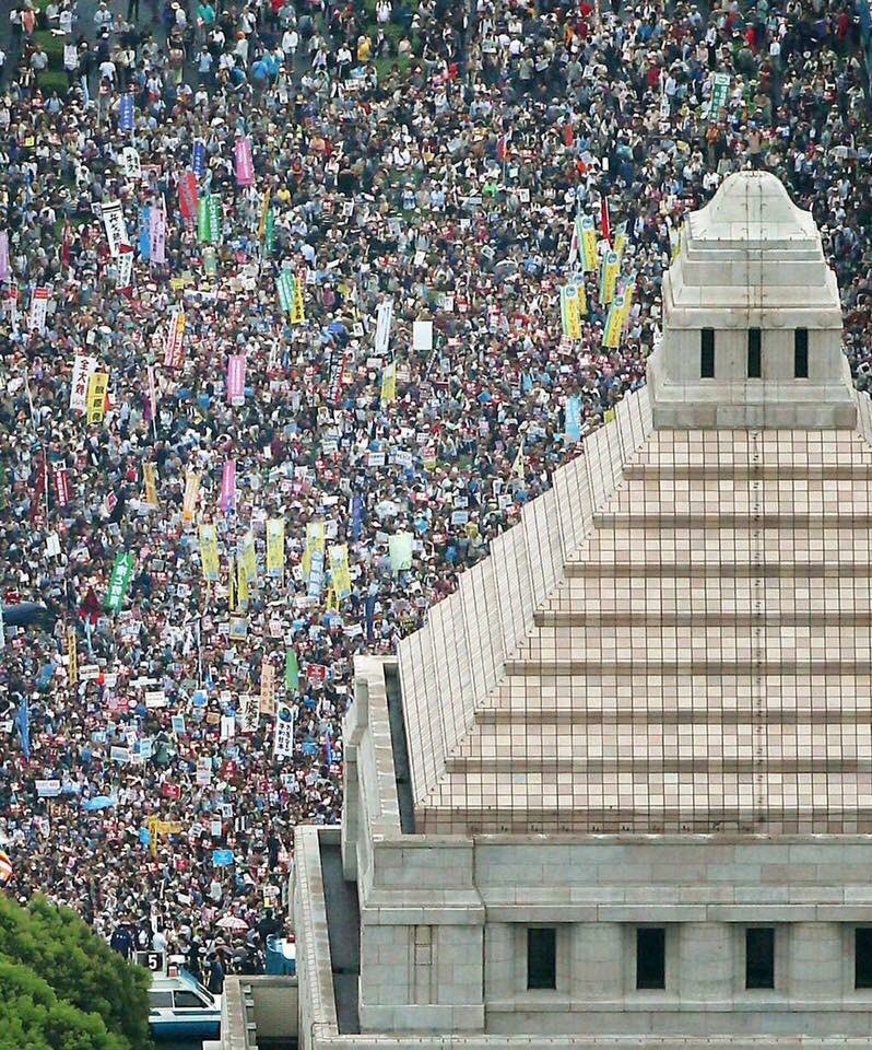 GAROLEGEND101's tweet photo. 本日決行、財務省解体デモ

財務省の軍人どもには
雨の中の仔犬のように
震えて待つ運命だよな。

#財務省解体デモ12月27日決行 https://t.co/ARrnyacdHw