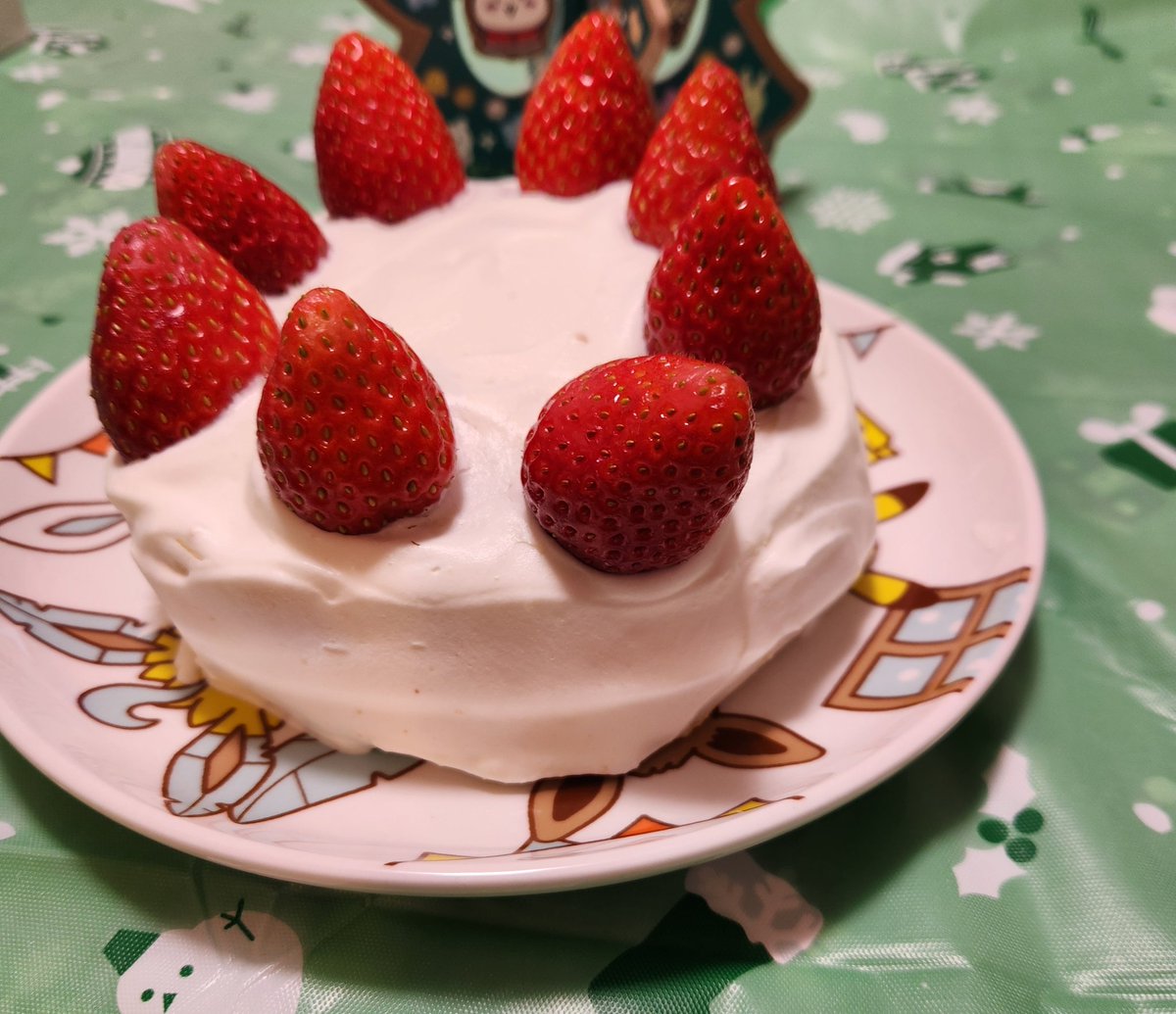 0926_htn's tweet photo. @_yuuun_s2 おいしそう！！！

イヴとクリスマス、はなもつくった⸜(*˙꒳˙*)⸝

ローストチキン、ローストビーフ、ケーキつくったよ⸜(*˙꒳˙*)⸝ https://t.co/rf2heOy6Sc