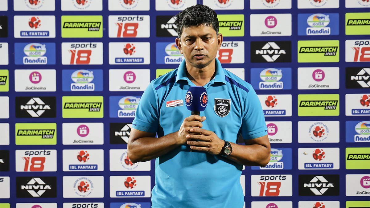 IndSuperLeague's tweet photo. .@OdishaFC assistant coach #AnthonyFernandes and forward @Di_Mauricio_ addressed the media ahead of their away game 🆚 #MohammedanSC
Follow this 🧵 for all the key updates ⏬
#MSCOFC #ISL #LetsFootball #OdishaFC https://t.co/jTUdoMrQLZ