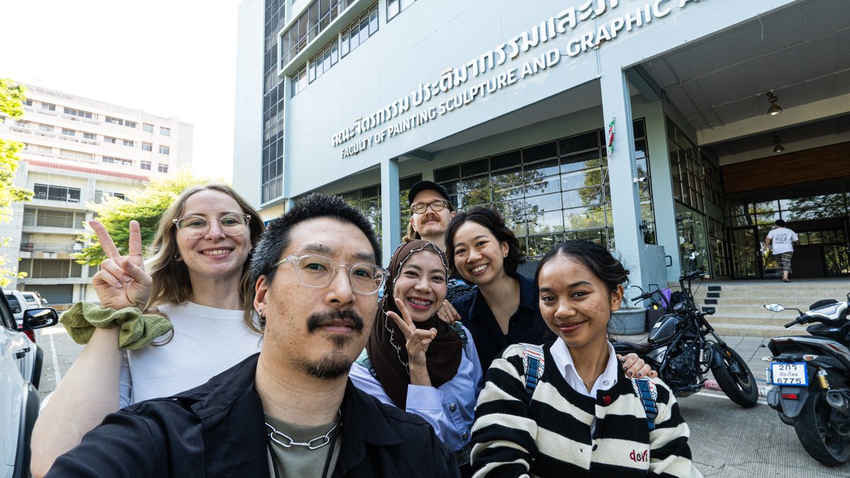 vladstorm_'s tweet image. Some photos from my "Generative AI for Artists" workshop at @silpakorn University in Bangkok. It was a pleasure to meet the students and visit the oldest and most influential art university of Thailand 🇹🇭✨
📸 together with @defasten , @InesHilz and Chalida Asawakanjanakit