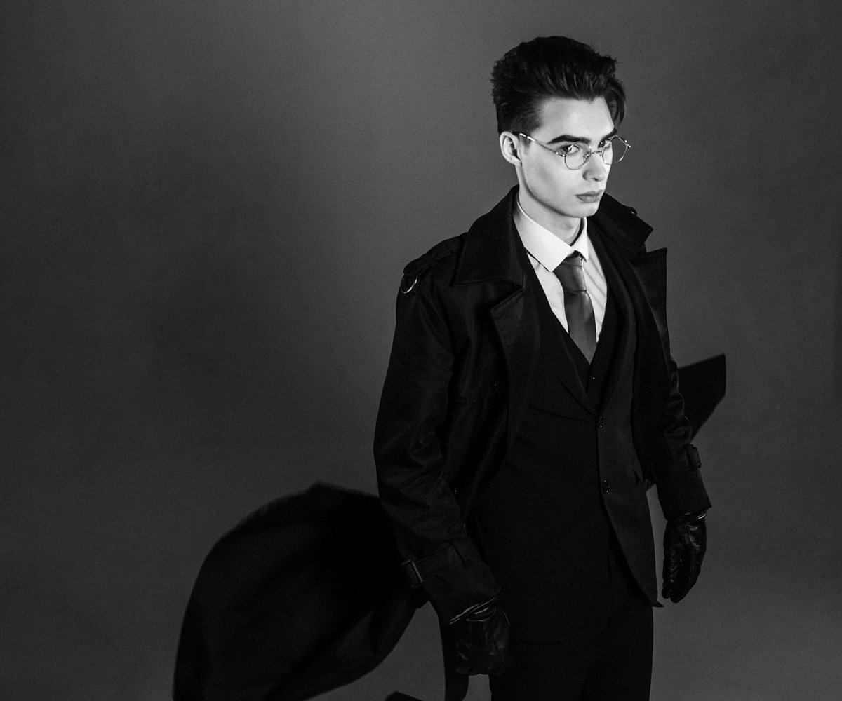 Amurchanin_'s tweet photo. I've been working on Mordecai Heller cosplay photoshoot and wanted to share some early drafts from it here. I plan to finish working on this project by the end of January and hope it will turn out the way I want it to.
#lackadaisy #lackadaisycats #cosplay #mordecaiheller https://t.co/ykrXSCFYqG