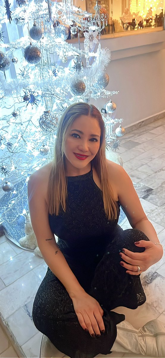 annittorney's tweet photo. Feliz navidad 🎄 https://t.co/77M7H6Lbt0