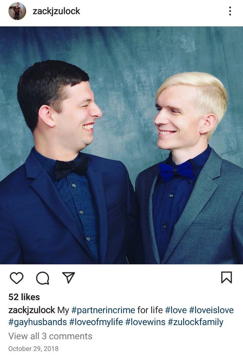 roxsasso's tweet photo. In foto William e Zachary Zulock, coppia di attivisti lgbtqi+ di Atlanta, Georgia, USA.
Nel 2018 adottano due bambini, di tre e cinque anni.
Li violentano ripetutamente, riprendono il tutto e poi lo fanno vedere agli amici. Obbligano i propri "figli" a prostituirsi con altri depravati e mentre realizzano questo orrore, continuano a battersi per i "diritti", vengono riconosciuti come leader locali della comunità 🌈.
Nel 2022 vengono scoperti e arrestati, i due "partner in crime" confessano tutti i reati contestati. 
Il 23 Dicembre la sentenza dopo un processo durato 2 anni: ergastolo.
Poveri bambini.