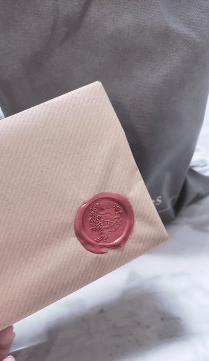 温泉寿司さんから誕クリプレゼント貰った❕可愛すぎるしオシャレすぎ💃 