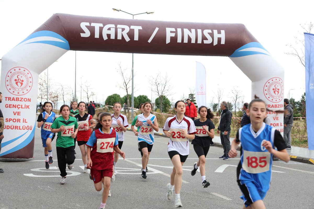 GSB_Trabzon's tweet photo. 2024-2025 Yılı #OkulSporları Kros Gençler A-B ve Yıldızlar İl Birinciliği Müsabakaları 👟🏃‍♀️🏃

📍Akyazı Şenol Güneş Spor Kompleksi https://t.co/9SdhCk51RX