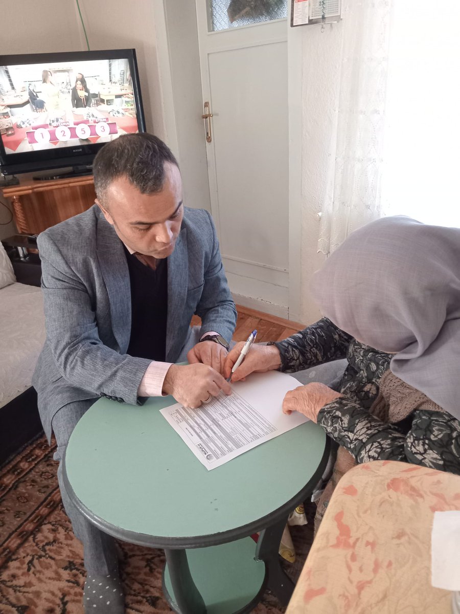 IlceBayat's tweet photo. İlçemizin değerli büyüklerinden 1941 doğumlu Şerif ÖZGEN teyzemizin ikâmetgahına misafir olduk ve adresini tescil ettik.
#ANH
@AfyonValiligi
@kubrayigitbasi
@BayatKaymakamlk
@afyon_nvi
@E_tanyeri
@onder_serce https://t.co/10mNgZSq6O