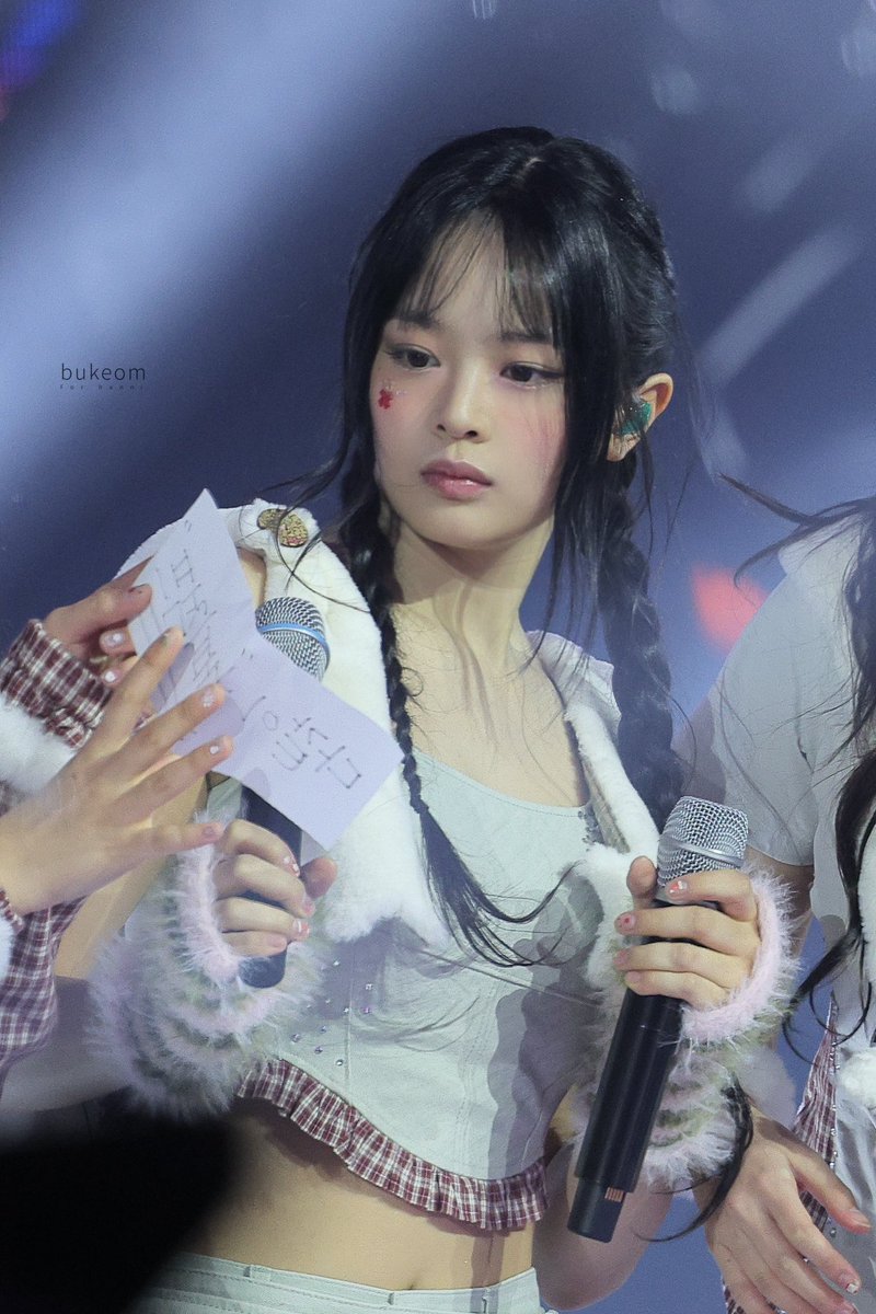 bukeom's tweet image. 241225 SBS

#NewJeans #뉴진스 #하니 #HANNI   #ハニ