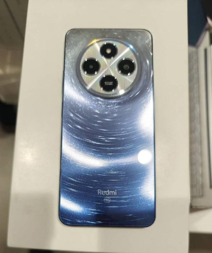 techforconsumer's tweet image. Redmi 14C 5G real-life image (Indian retail store) in Blue color.
Looks cool IMO.
Might very well be the first smartphone launch of 2025. #techforconsumer