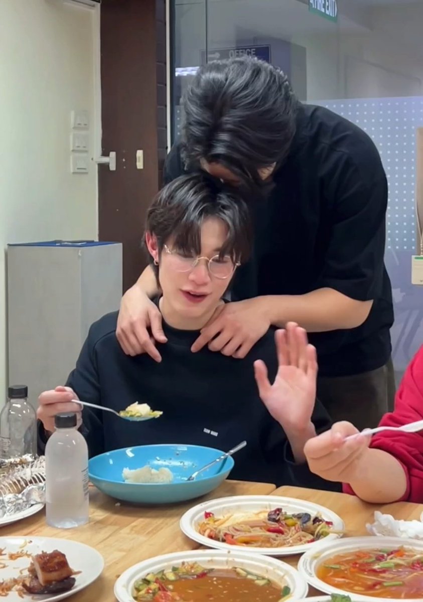 รูปลักษณ์ : หล่อ
คุณภาพ : ติด(แฟน)หนึบ