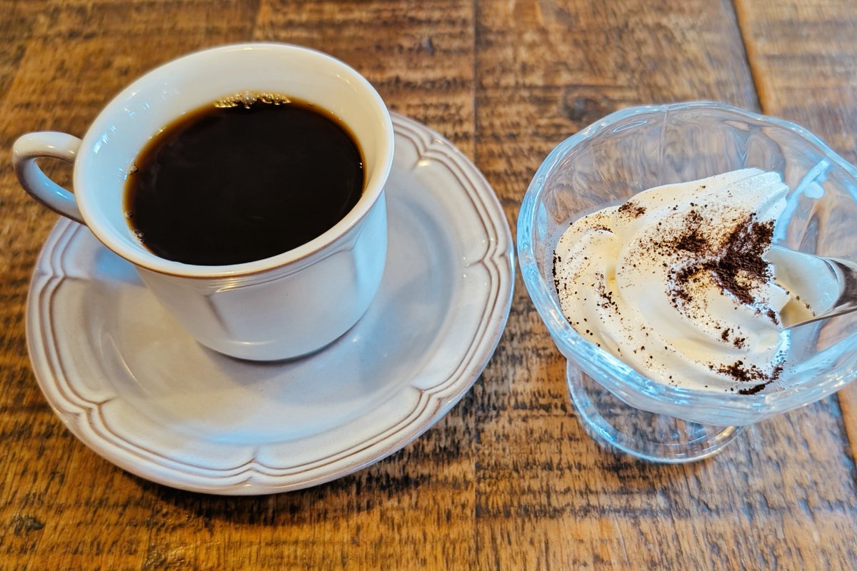 karashi258's tweet photo. 久しぶりにランチ
デザートにソフトクリームが出てきた
#ランチ #カフェ #カフェ巡り https://t.co/GEaA9RJfKE