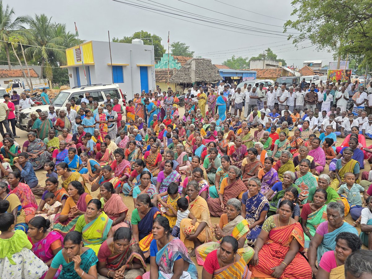 draramadoss's tweet photo. மதுரை மாவட்டம் - மேலூர் சட்டமன்றத் தொகுதிக்குட்பட்ட, அரிட்டாபட்டி மற்றும் வல்லாளப்பட்டி கிராமங்களில் டங்ஸ்டன் சுரங்கம் அமைக்க எதிர்ப்பு தெரிவித்து போராடி வரும் பொது மக்களை சந்தித்து, போராட்டத்திற்கு ஆதரவு தெரிவித்து கண்டன உரையாற்றிய போது.! https://t.co/xHzQHddgTX
