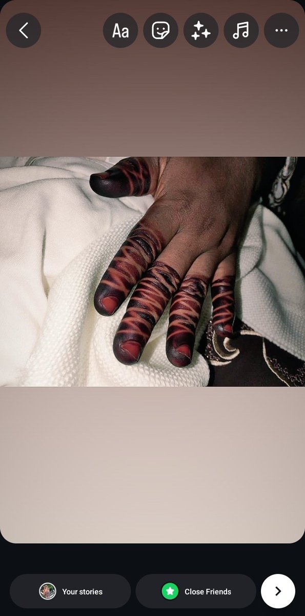 ShiruSaadat's tweet photo. A Brand you can trust for your luxurious henna designs...🥰😍🤭you'll always come back for more..🥰 https://t.co/g7IuTrxnsh