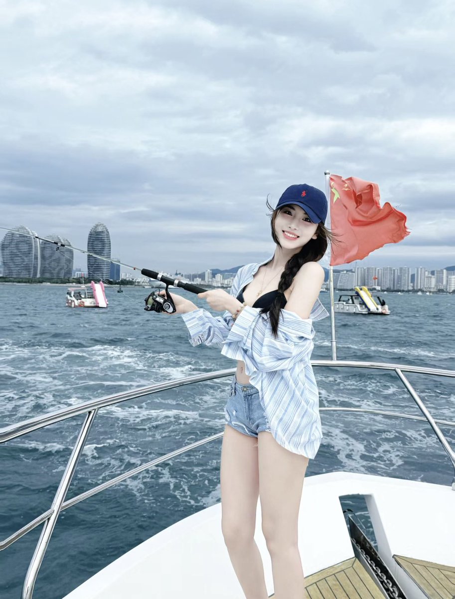 yan360360's tweet photo. #比基尼

好烦自己！六百元出售！非诚勿扰 https://t.co/gWQH1z9i6l
