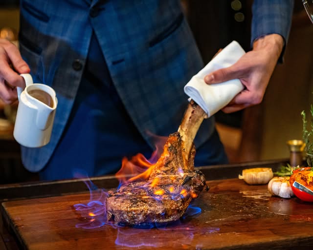 Treat yourself to Rodeo Grill’s Tomahawk Steak, grilled to perfection in a Josper oven. Enjoy a personalized tableside experience with savory sides and sauces. 🍖
**
For reservations, call 026979186. Link in bio.
#BeachRotana #RodeoGrill #Steakhouse #AngusTomahawk #inabudhabi