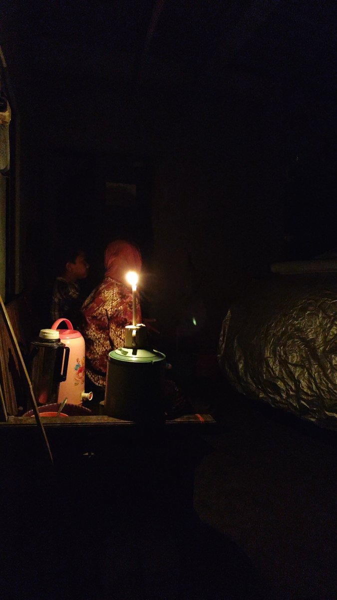 Arif_Anggaa's tweet photo. Daerah mana aja nih yg mati listrik?

Saya di Sidoluhur, Godean mati sejak tadi sebelum magrib 

@merapi_uncover https://t.co/btgJEg6ch7