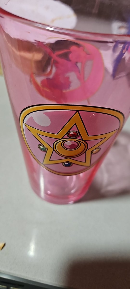 MenwiLoL's tweet photo. El vasito que @martaaax00 me ha regalado 🥰 https://t.co/uFtEQE609B