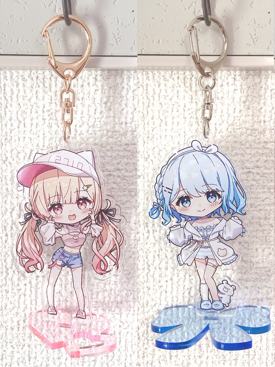 「冬コミグッズ紹介です!新衣装のになちゃんゆらちゃんの台座付きアクキーです!両面あ」|とき@VGGC5th【B01-02】のイラスト