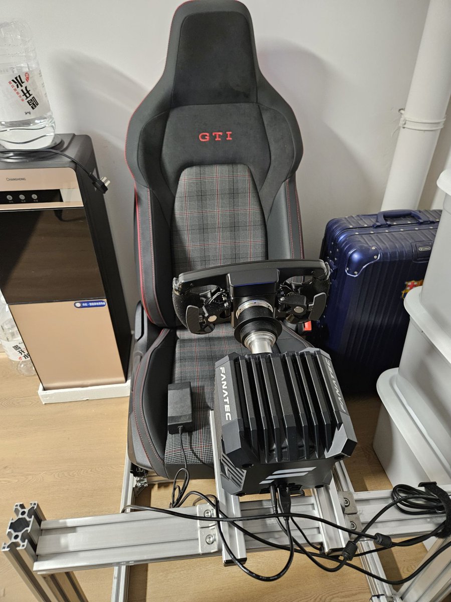 PhylModel's tweet photo. Maybe this is the first GTI for young people.😂😂😂 https://t.co/jakxRParKy