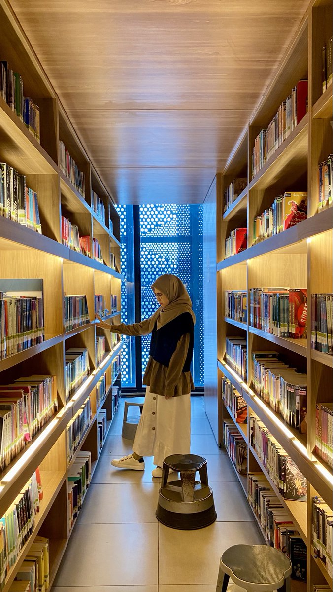 beaucielbluee's tweet photo. Hari minggu jalan-jalan ke perpustakaan Cikini.
Cakeup. https://t.co/80qYs3JFRq
