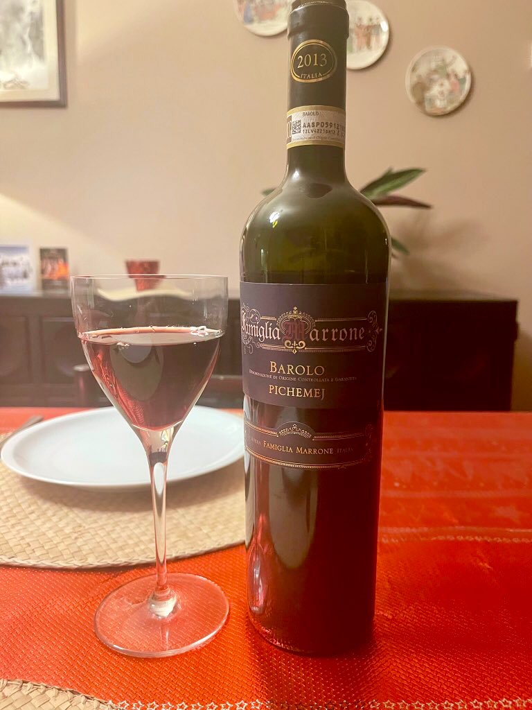 joukesp's tweet photo. #ChristmasEve #ChristmasDinner #TuesdayDinner #Scallops #PastaArrabiata #Champagne #DeerRoast #Sides #Barolo
Pulled all registers! Deer roast just gone little too much. The rest was perfect!
Perfect apéritif Champagne paired w the scallop starter &amp; good ‘13 Barolo by Marrone. https://t.co/4V6K8QmhVy