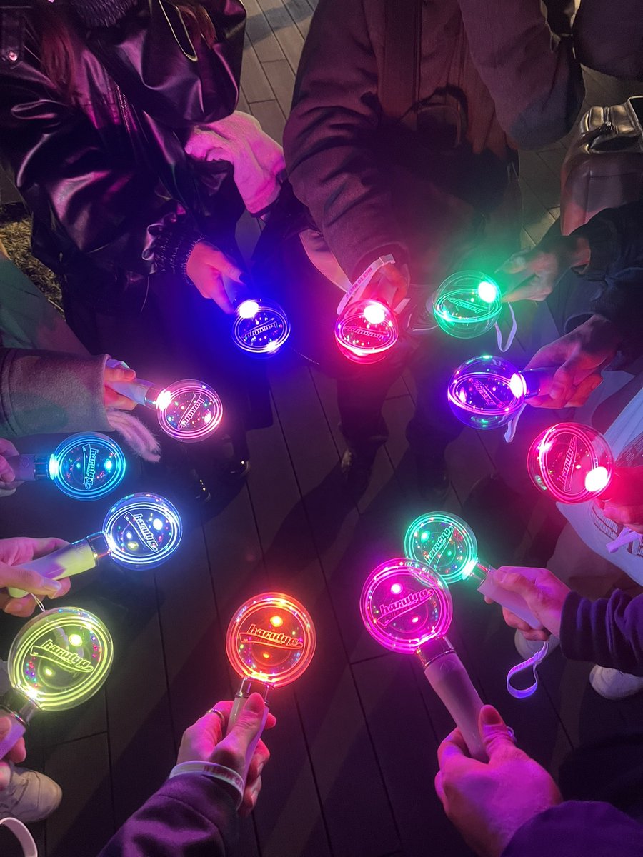 Koutyaa37's tweet photo. #春茶バースデーライブ2024

久しぶりのライブ楽しかったー
 青とラブレター聞けて嬉しかった
ペンラも綺麗で好き！ https://t.co/eydzc34O7I