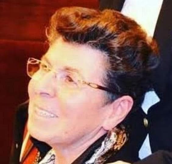Aysun,Emel ve Esin’in anneleri,Ege,Onur ve Alara’nın büyük anneleri,Sevgili ve saygıdeğer yengemiz Hatun Uğurtay vefat etmiştir.Cenazesi yarın (27 Aralık)Cuma namazından sonra Karşıyaka Mezarlığında defnedilecektir.Hepimizin başı sağolsun.