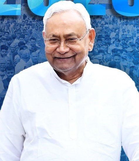 gentlevivek's tweet photo. लोकतंत्र बस किताबों में है और इसके अंत की घोषणा औपचारिकता मात्र बची है। छात्र राजनीति की उपज नीतीश कुमार बिहार की बागडोर अधिकारियों के हाथों नीलाम कर चुके हैं। कोई आस नहीं है अब किसी से, कोई नहीं साथ देने वाला । इसलिए अब बिहार स्तर पर आंदोलन उग्र होना तय है। #Reexam70thBpsc https://t.co/nAgvCu8HFB