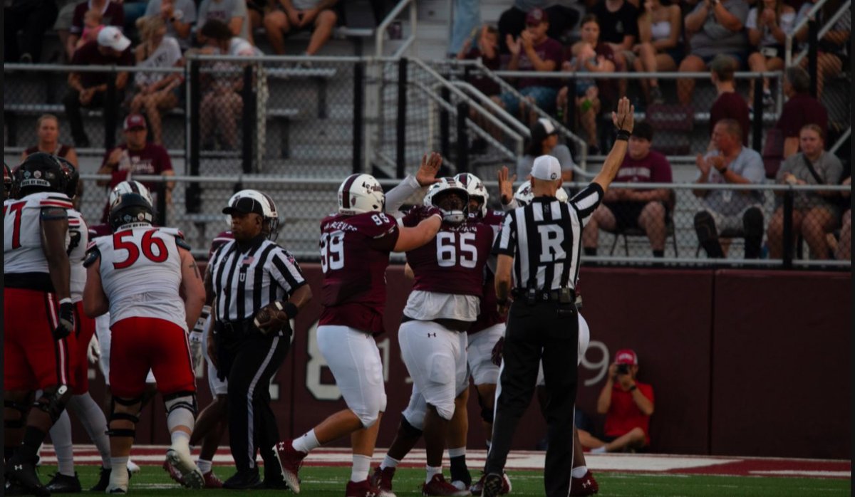 2025 NFL Draft Prospect Interview: Devin Love, DL, Southern Illinois University nfldraftdiamonds.com/2024/12/devin-… #NFLDraft