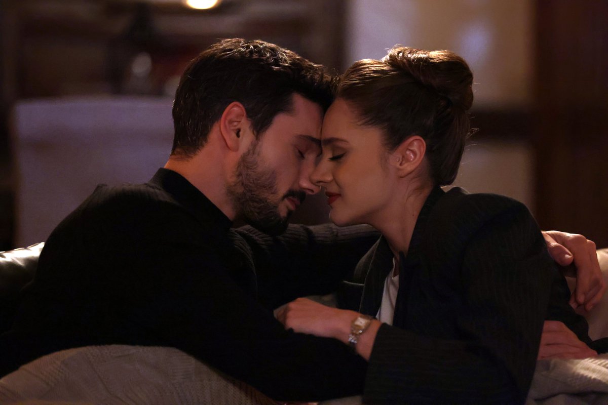 #HalZey ve battaniyesi... 🥰🥰 
#HudutsuzSevda tüm bölümleriyle Disney+’ta! <a href="/DisneyPlusTR/">Disney+ Türkiye</a> <a href="/hudutsuzsevda_/">Hudutsuz Sevda</a>