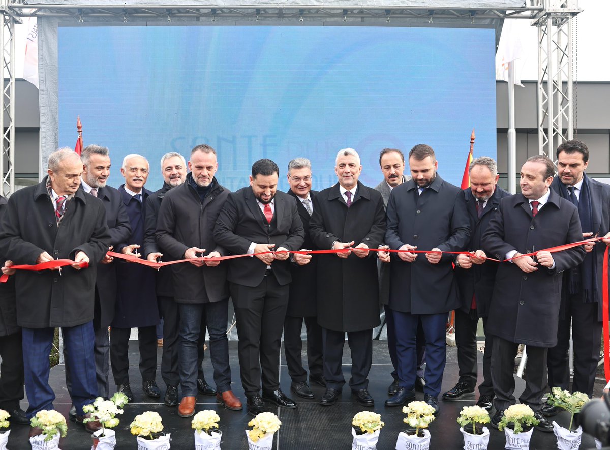 Devamla, Sante Plus Hastanesi açılışını, <a href="/ticaret/">T.C. Ticaret Bakanlığı</a> Bakanımız <a href="/omerbolatTR/">Prof. Dr. Ömer Bolat</a>, Makedonya Başbakan Yrd. <a href="/arben_fetai/">Arben Fetai</a>, Bakan Y. <a href="/mustuzcu/">Mustafa Tuzcu</a>, Makedonya Sağlık Bakan Y. Jovica Andovski, Büyükelçimiz, Arnavutluk İş Konseyi Bşk. <a href="/BilalKaraTR/">Bilal Kara</a>, iş dünyası başkanlarımız ve sağlık çalışanları ile