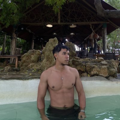 _byFran_ tweet media