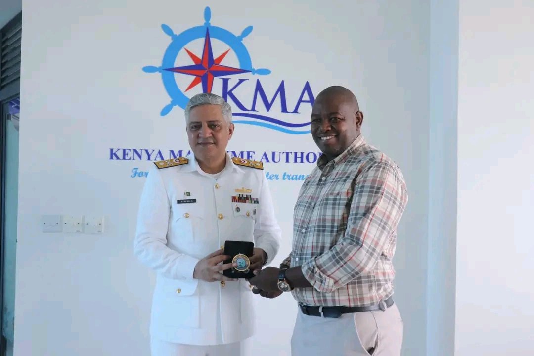 Pak Navy COMKAR Command tweet media