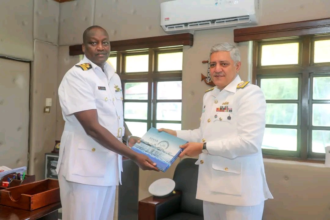 Pak Navy COMKAR Command tweet media