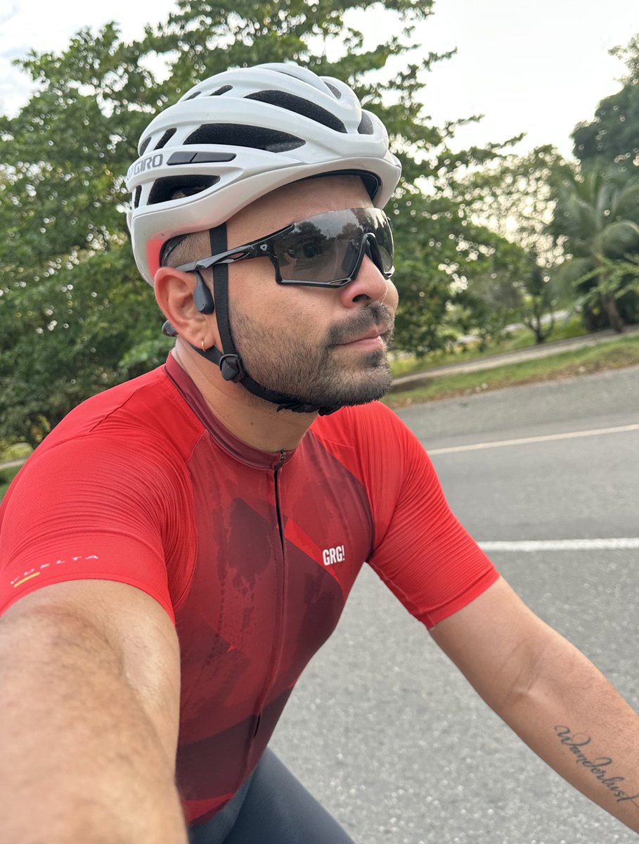 EricLagaresC's tweet photo. Haciendo lo que nos hace felices ❤️🚴🏻 https://t.co/K5pG4Andeg